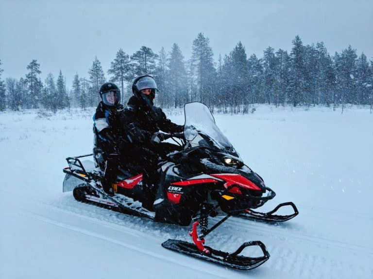 Snowmobile taster snowmobile safari